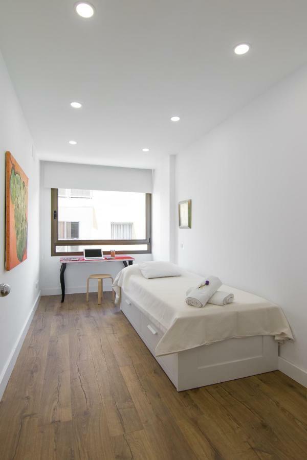 Homeforguest Stylish And Modern Apartment Overlooking Las Canteras Las Palmas de Gran Canárias Exterior foto