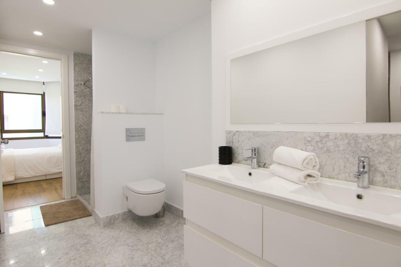 Homeforguest Stylish And Modern Apartment Overlooking Las Canteras Las Palmas de Gran Canárias Exterior foto