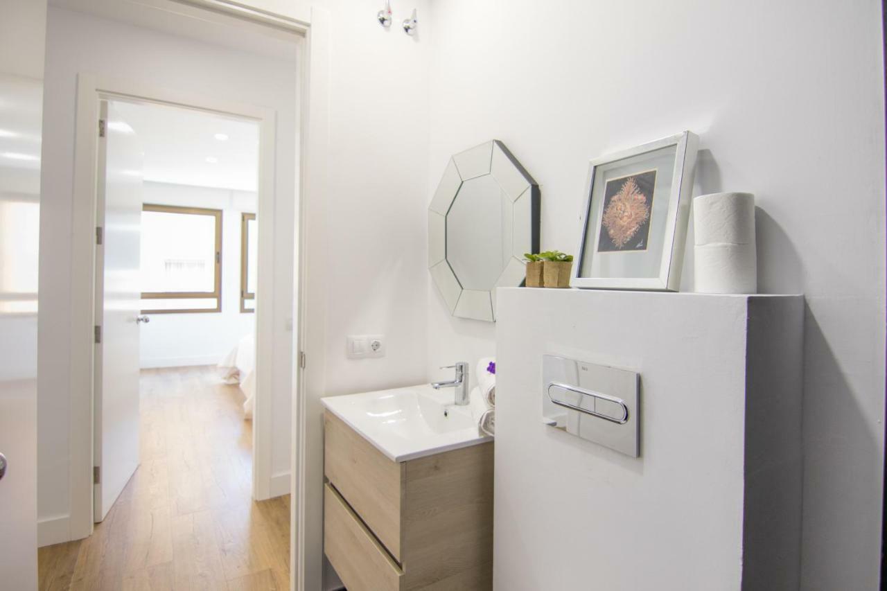 Homeforguest Stylish And Modern Apartment Overlooking Las Canteras Las Palmas de Gran Canárias Exterior foto