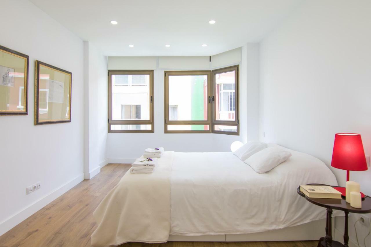 Homeforguest Stylish And Modern Apartment Overlooking Las Canteras Las Palmas de Gran Canárias Exterior foto